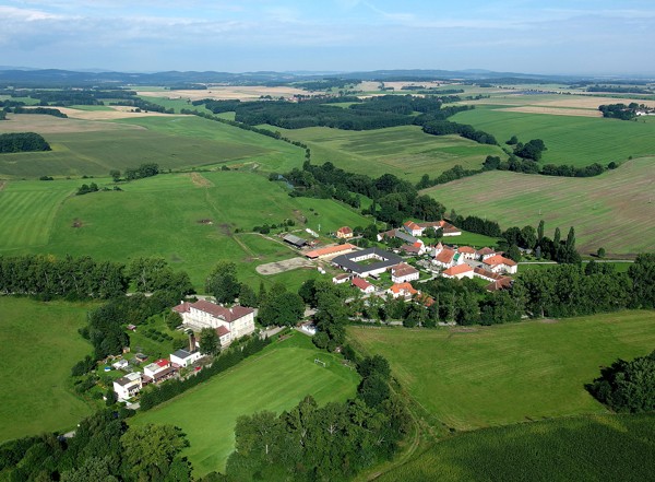 Obec Strýčice - letecký pohled