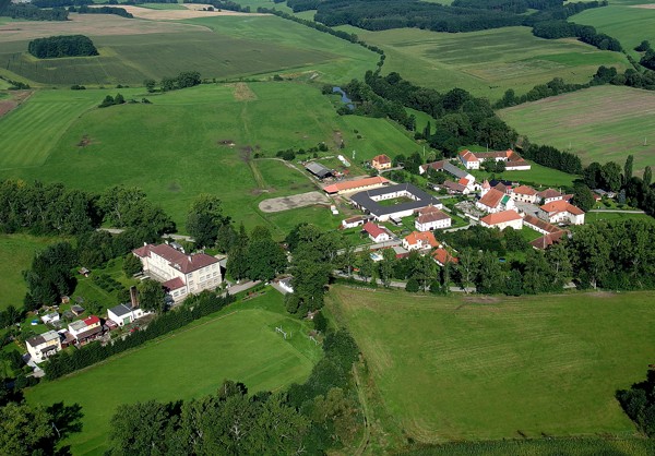 Obec Strýčice - letecký pohled